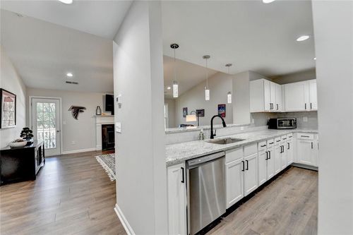 324 Teal Ct, Roswell, GA, 30076-3189 | Card Image