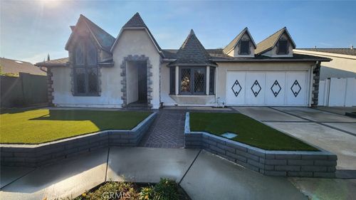 10455 Santa Marta St, Cypress, CA, 90630-4235 | Card Image