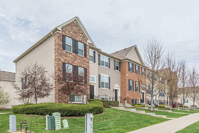 525 Town Center Blvd, Townhouse with 3 bedrooms, 3 bathrooms and 2 parking in Gilberts IL | Image 23