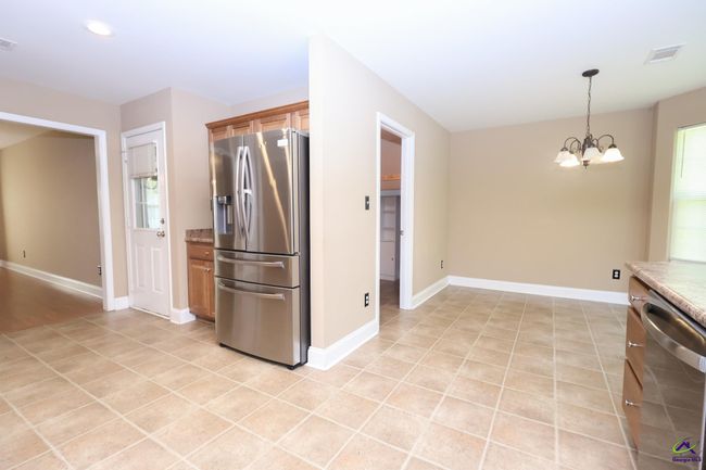 222 Olde Hickory Cir, House other with 5 bedrooms, 3 bathrooms and null parking in Bonaire GA | Image 7