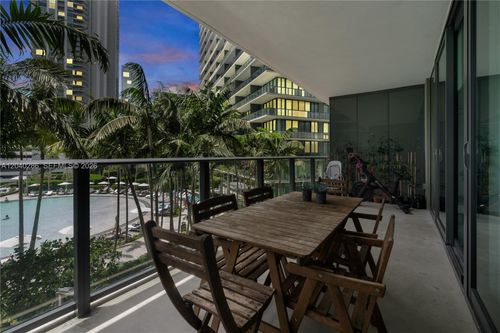 703-650 Ne 32nd St, Miami, FL, 33137-4244 | Card Image