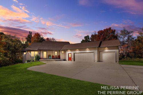 14300 Oberley Dr, Lowell, MI, 49331-9040 | Card Image