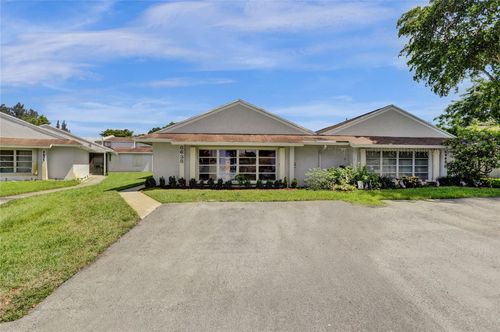 203-8638 Bridle Path Ct, Davie, FL, 33328-2815 | Card Image