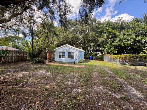215 Columbus Parkway, Hollywood, FL, 33021 | Card Image