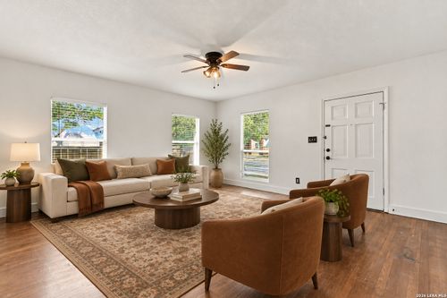126 Greer St, San Antonio, TX, 78210-5035 | Card Image
