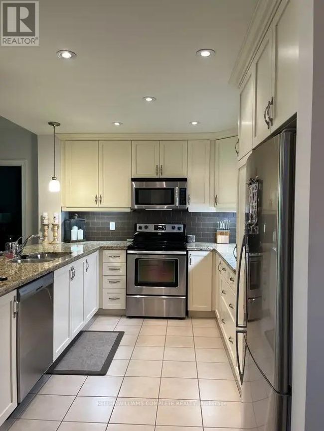 PH15 - 125 Wilson Street, Condo with 2 bedrooms, 2 bathrooms and 1 parking in Hamilton (Ancaster) ON | Image 4