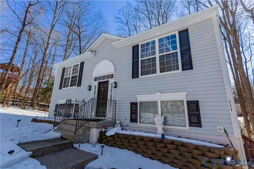 111 Ackerman Ln, RUTHER GLEN, VA, 22546-1308 | Card Image