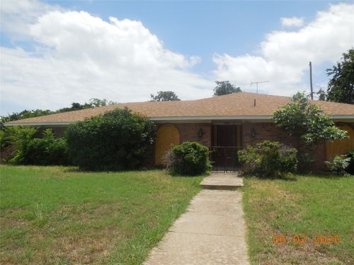 5901 Geddes Ave, Fort Worth, TX, 76107-5817 | Card Image