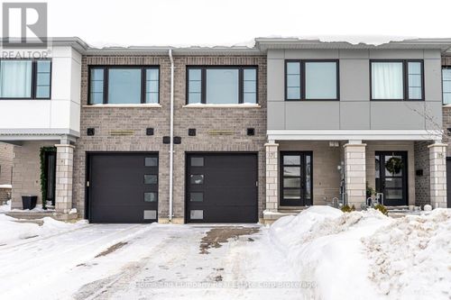 17 Trailside Dr, St Marys, ON, N4X0C1 | Card Image