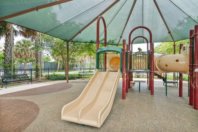 APT-606 - 4015 W Palm Aire Dr, Condo with 3 bedrooms, 3 bathrooms and null parking in Pompano Beach FL | Image 46
