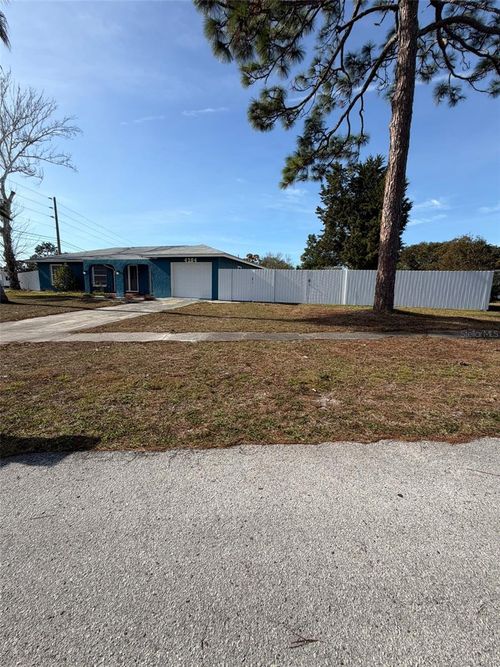 4284 Surfside Cir, Spring Hill, FL, 34606-2273 | Card Image