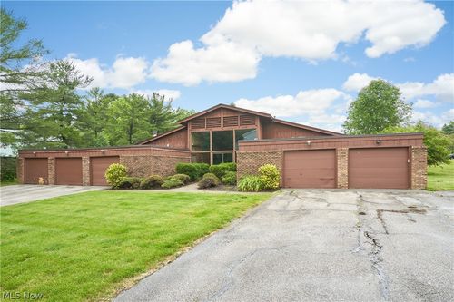 3420 Burrwood Dr, Richfield, OH, 44286-9646 | Card Image