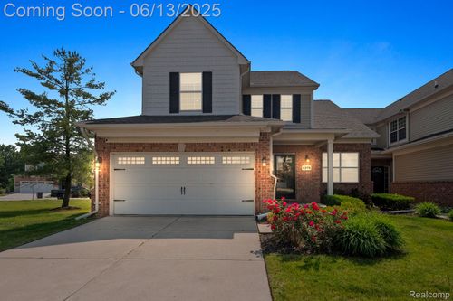 4376 Bennett Park Cir, Troy, MI, 48085-5729 | Card Image