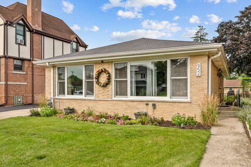 952 W Grant Dr, Des Plaines, IL, 60016-6261 | Card Image