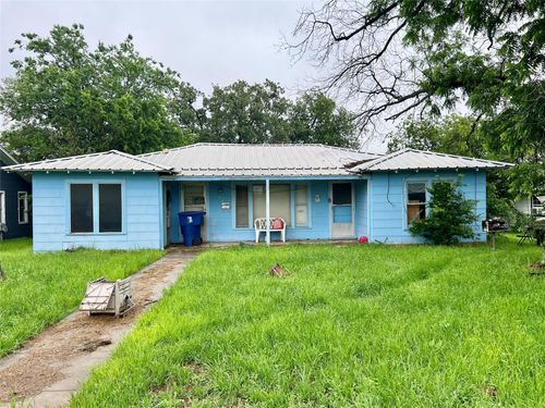 904 7th St, Brownwood, TX, 76801-4120 | Card Image