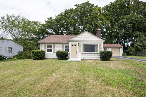 7 New Clark Rd, Cumberland, RI, 02864-2405 | Card Image