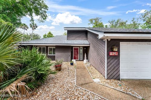 1826 Tierra Verde Dr, Atlantic Beach, FL, 32233-4527 | Card Image