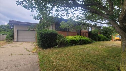 323 Olivia St, Beaver, PA, 15009-1703 | Card Image