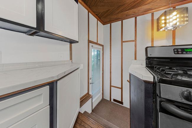 Enterance to the screened porch | Image 16
