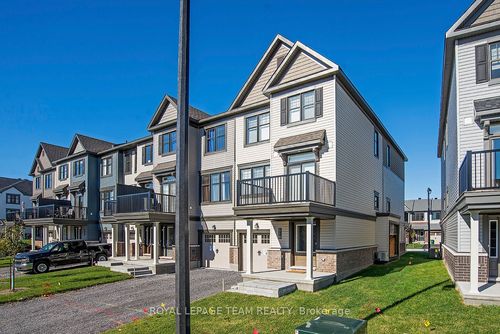 {{alt}} | Card Image