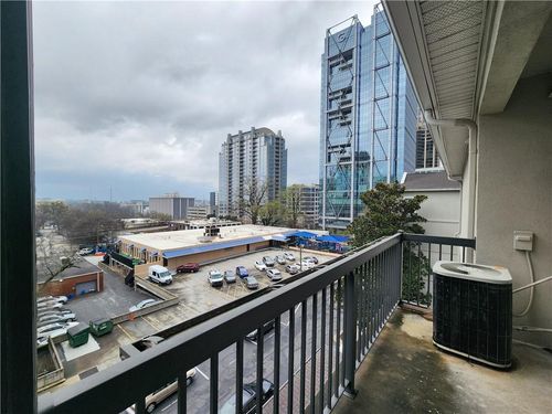 unit-b522-1074 Peachtree Walk Ne, Atlanta, GA, 30309-4440 | Card Image