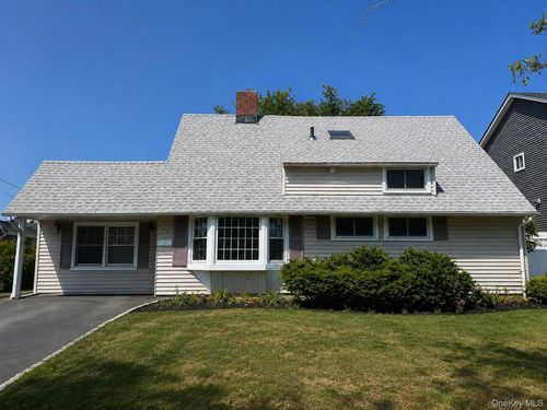 11 Acre Ln, Hicksville, NY, 11801-4423 | Card Image