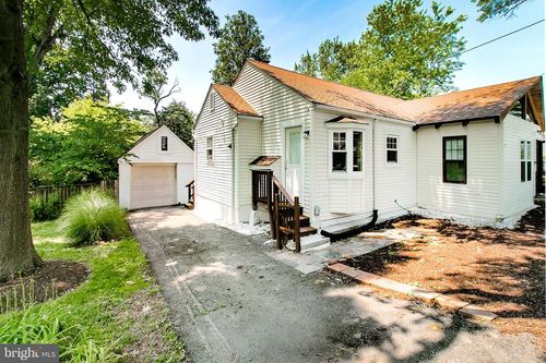 2904 Fairmont St, FALLS CHURCH, VA, 22042-1307 | Card Image