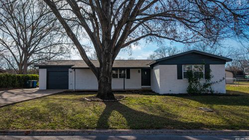 1232 Rivercrest Dr, New Braunfels, TX, 78130-3436 | Card Image