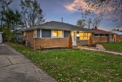 17037 Greenbay Avenue, House other with 2 bedrooms, 1 bathrooms and 2 parking in Lansing IL | Image 2