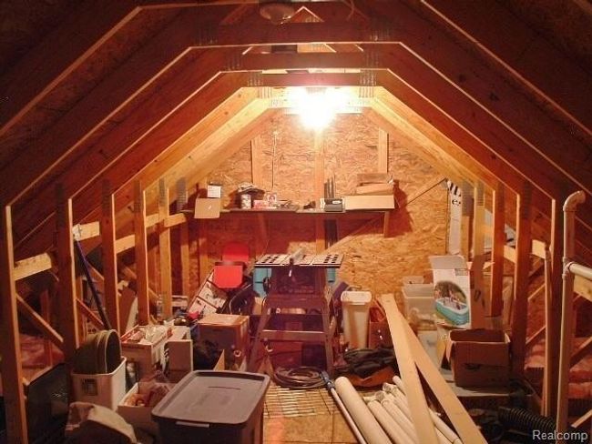 Storage Area Above Garage w/ 7' Ceiling | Image 41