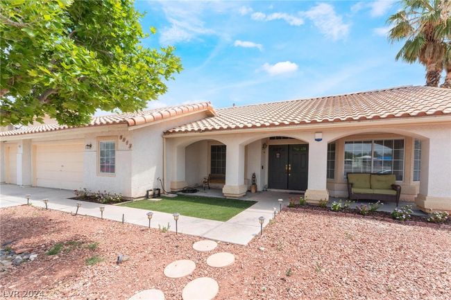 5912 Hollowridge Road, House other with 3 bedrooms, 2 bathrooms and null parking in North Las Vegas NV | Image 5