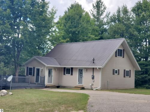 8055 N 41 Road, Manton, MI, 49663 | Card Image