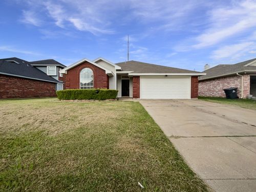 6020 Maple Leaf Dr, Arlington, TX, 76017-6448 | Card Image