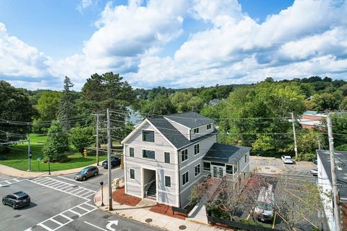 724 Main St, Winchester, MA, 01890-2068 | Card Image
