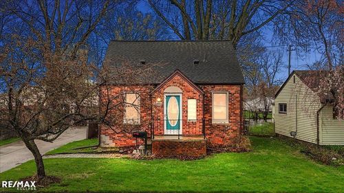 21740 Francis St, Saint Clair Shores, MI, 48082-1921 | Card Image