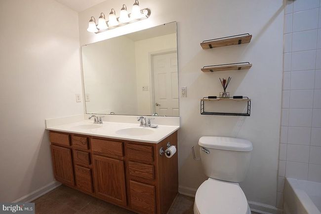 2102 E Oak Rd, Townhouse with 3 bedrooms, 2 bathrooms and null parking in VINELAND NJ | Image 57