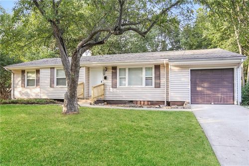 6702 Fairlane Dr, Kansas City, MO, 64134-1348 | Card Image