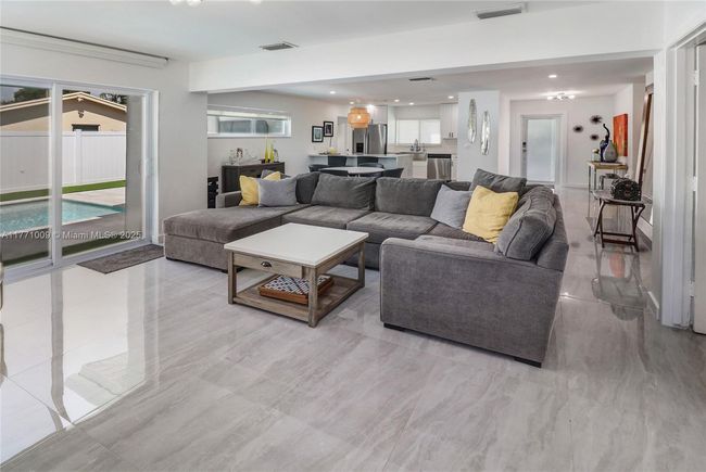 1990 Ne 35 Th St, House other with 3 bedrooms, 2 bathrooms and null parking in Lighthouse Point FL | Image 5