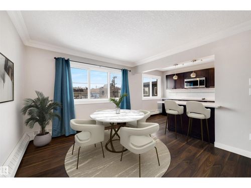 32-10015 83 Ave Nw, Edmonton, AB, T6E2C3 | Card Image
