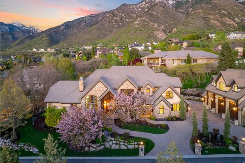 18 Snow Forest Ln, Sandy, UT, 84092-5522 | Card Image