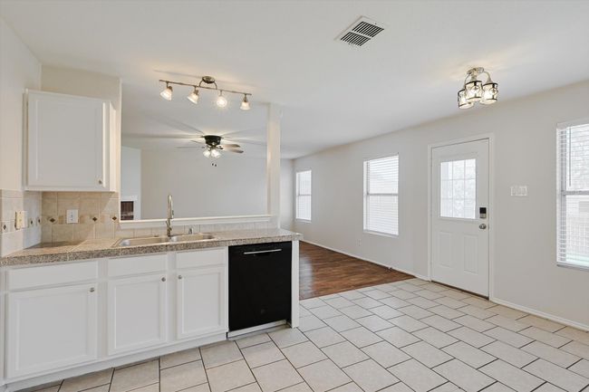 Kitchen | Image 15