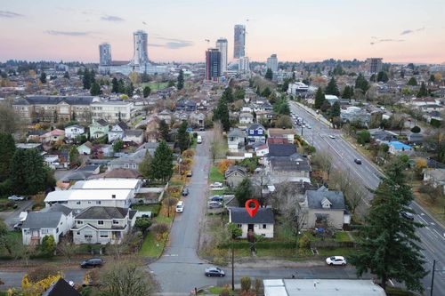 {{alt}} | Card Image