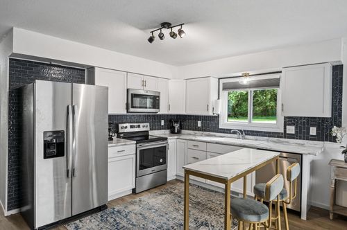 701 Auburn Pl Nw, Elk River, MN, 55330-1976 | Card Image