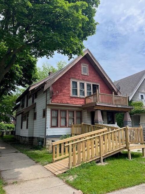 3748 N 17th Street, Milwaukee, WI, 53206 | Card Image