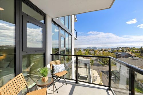 304-899 Esquimalt Rd, Esquimalt, BC, V9A3M5 | Card Image