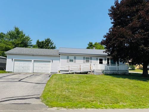 18 Western Ave, East Millinocket, ME, 04430-1039 | Card Image