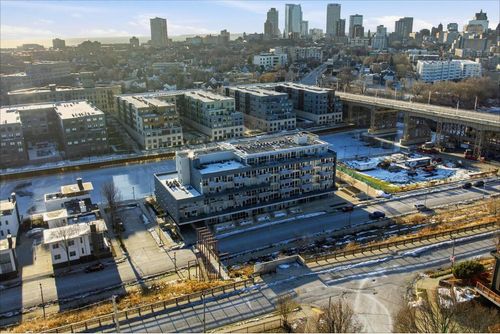 1902 N Commerce St, Milwaukee, WI, 53212-3489 | Card Image