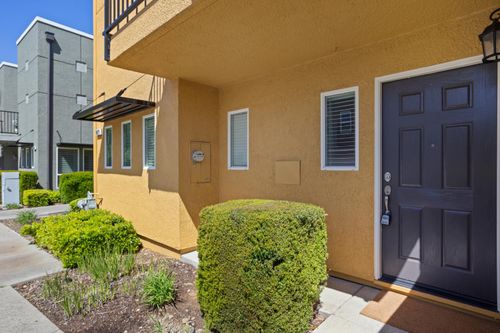 10879 Stourport Way, Rancho Cordova, CA, 95670-6247 | Card Image