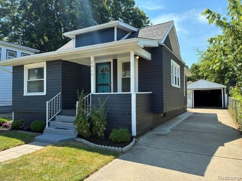 3517 Augusta St, Flint, MI, 48503-6702 | Card Image