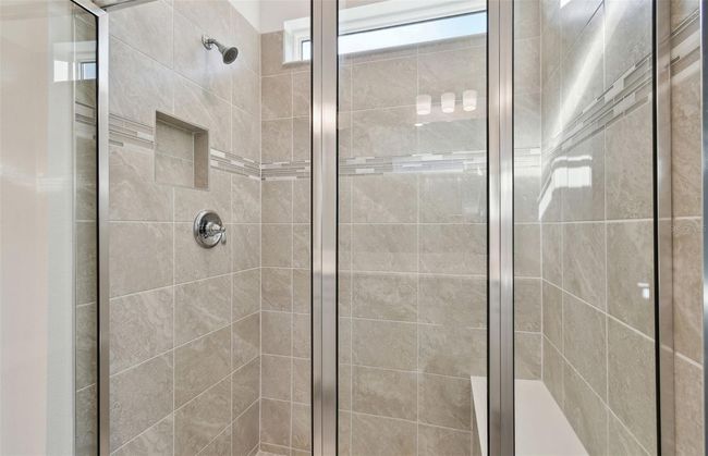 Owner's Walk-In Shower | Image 14